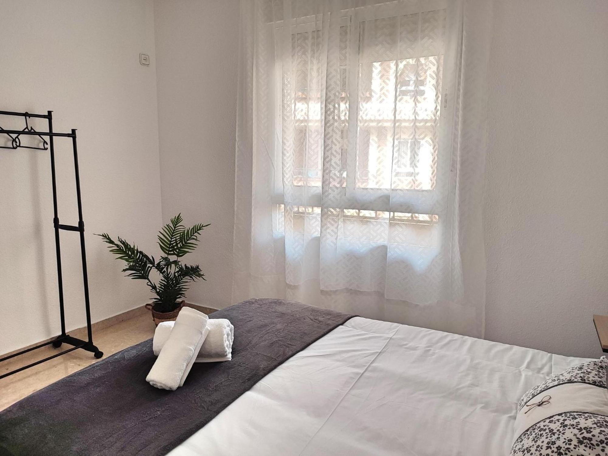 Centrico Apartamento Jardines De Vallellano Cordoba Room photo